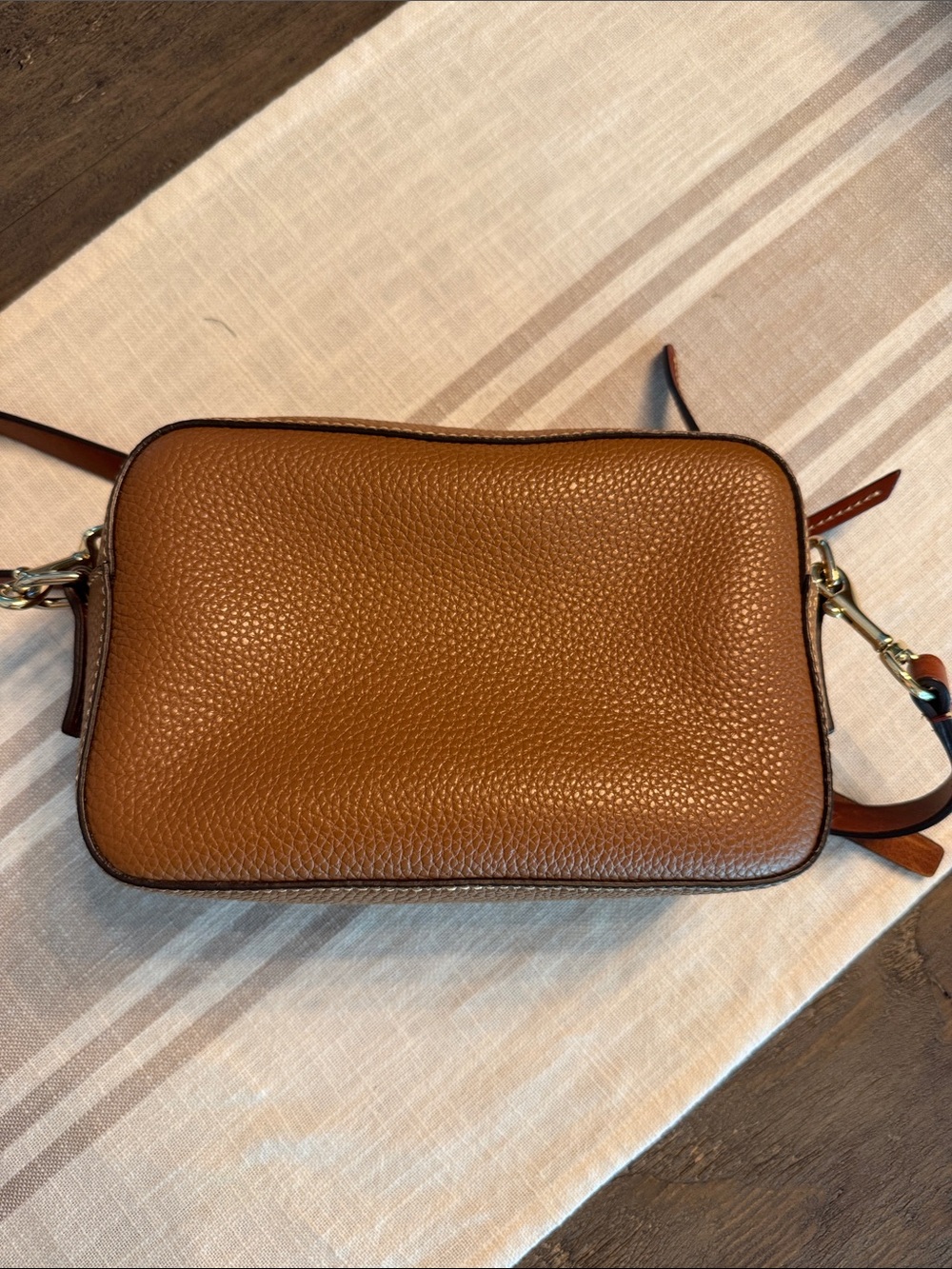 Dooney and Bourke Pebbled Leather Camera Bag Crossbody Tan - Picture 2 of 12